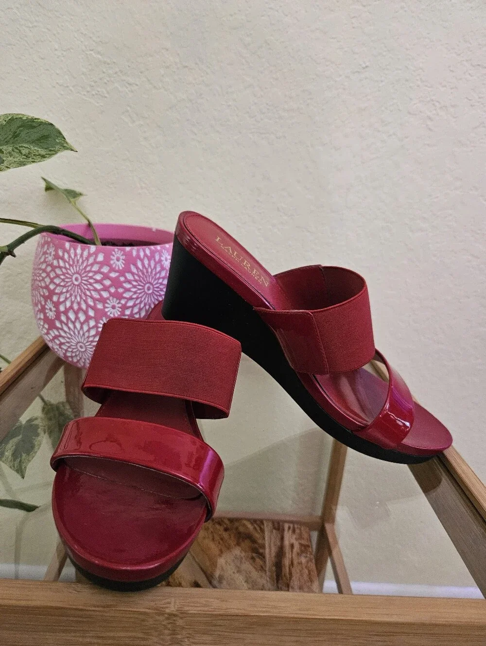 N/A lauren red